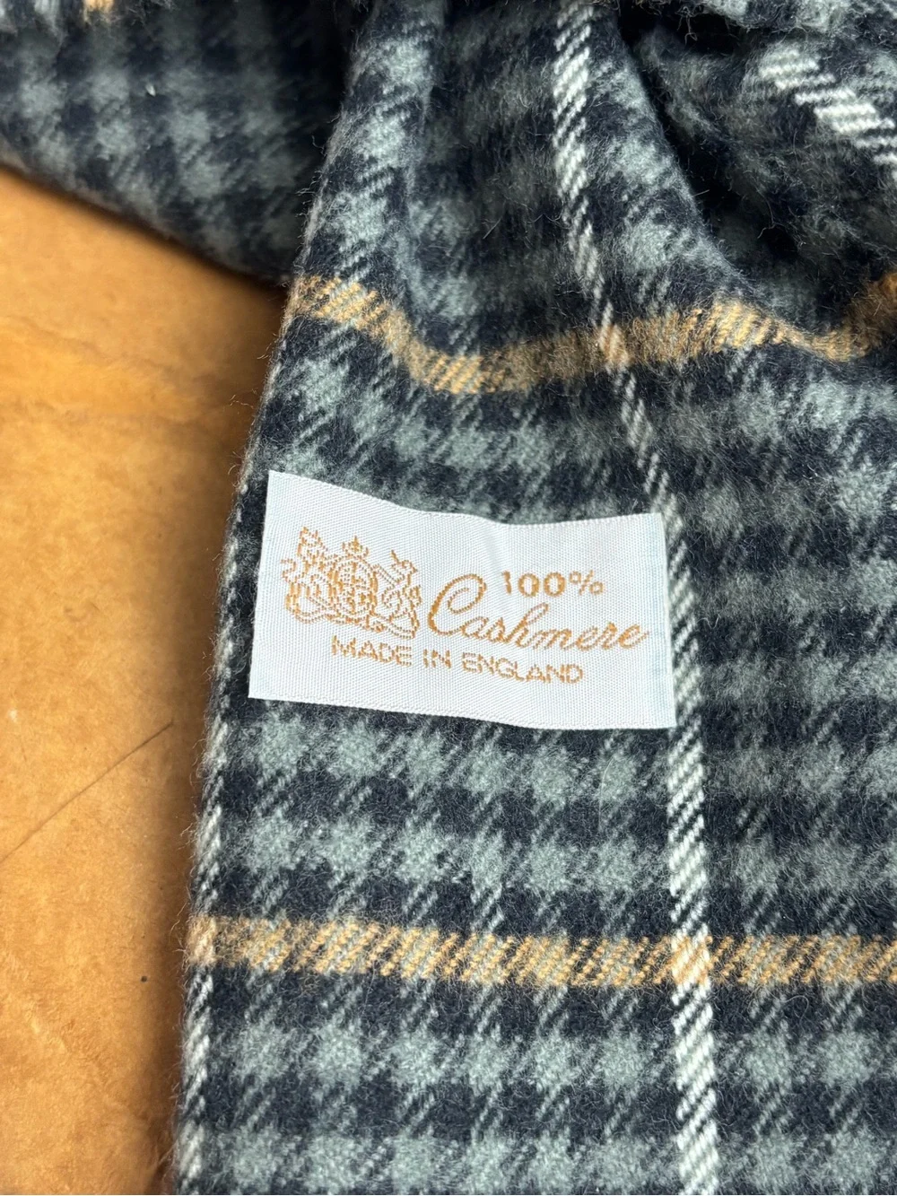 100% Cashmere Classic Black and Gray Houndstooth Men's Scarf